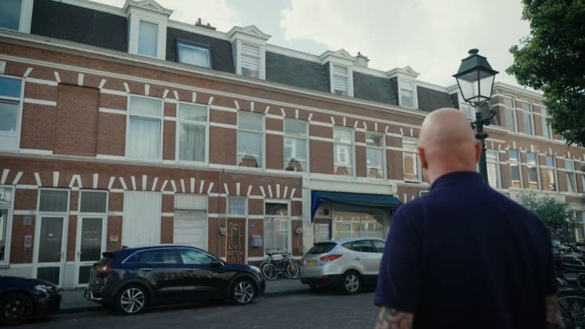 Anja huurt een beveiliger in om haar kostbare spullen te halen