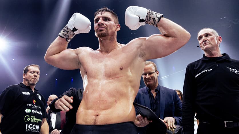 Rico Verhoeven bewijst keer op keer waarom hij de koning van kickboxen is!