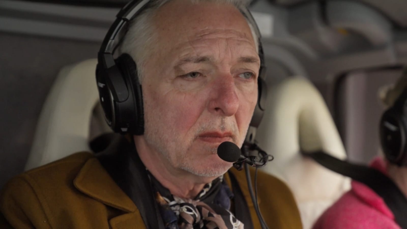 Chateau Meiland La Dolce Vita: Martien schijt alle kleuren in de  helikopter! gemist? Bekijk hier het fragment - kijk.nl